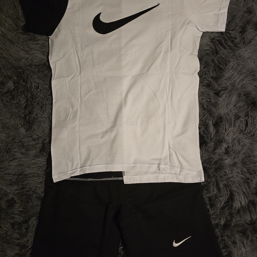 Nike Kids' White and Black Short Sleeve Tee